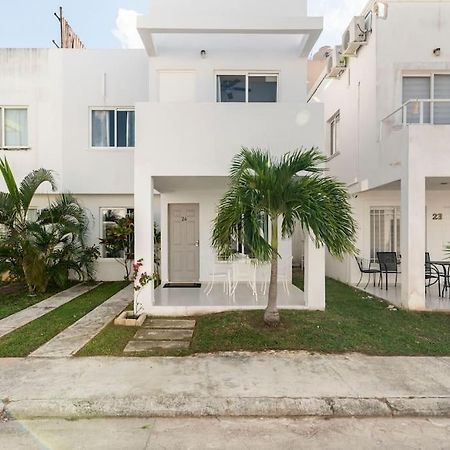 Micro Studio Perfect For Backpackers, Couples, 3 Min Drive To Playa El Nino Cancún Eksteriør billede