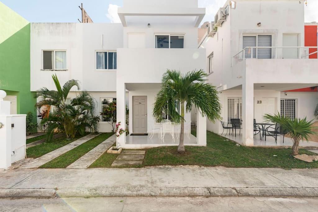 Micro Studio Perfect For Backpackers, Couples, 3 Min Drive To Playa El Nino Cancún Eksteriør billede